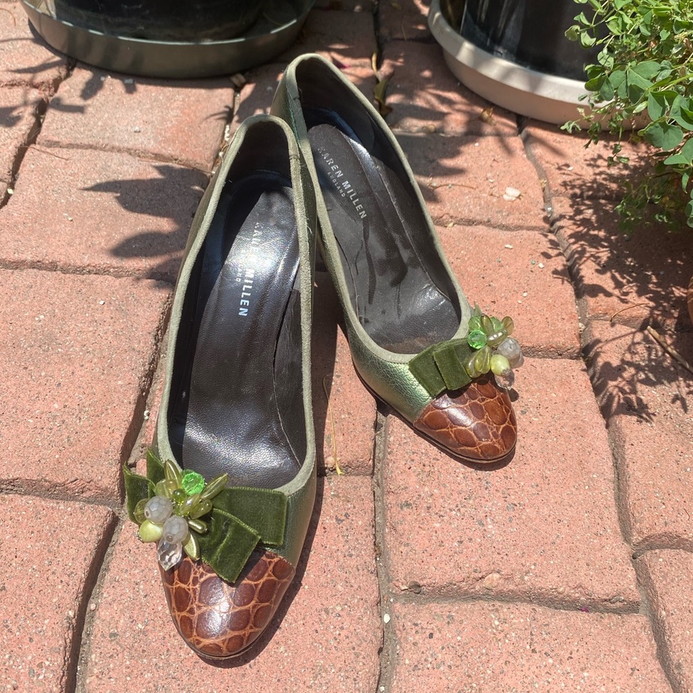 Karen Millen England green leather + velvet heels
